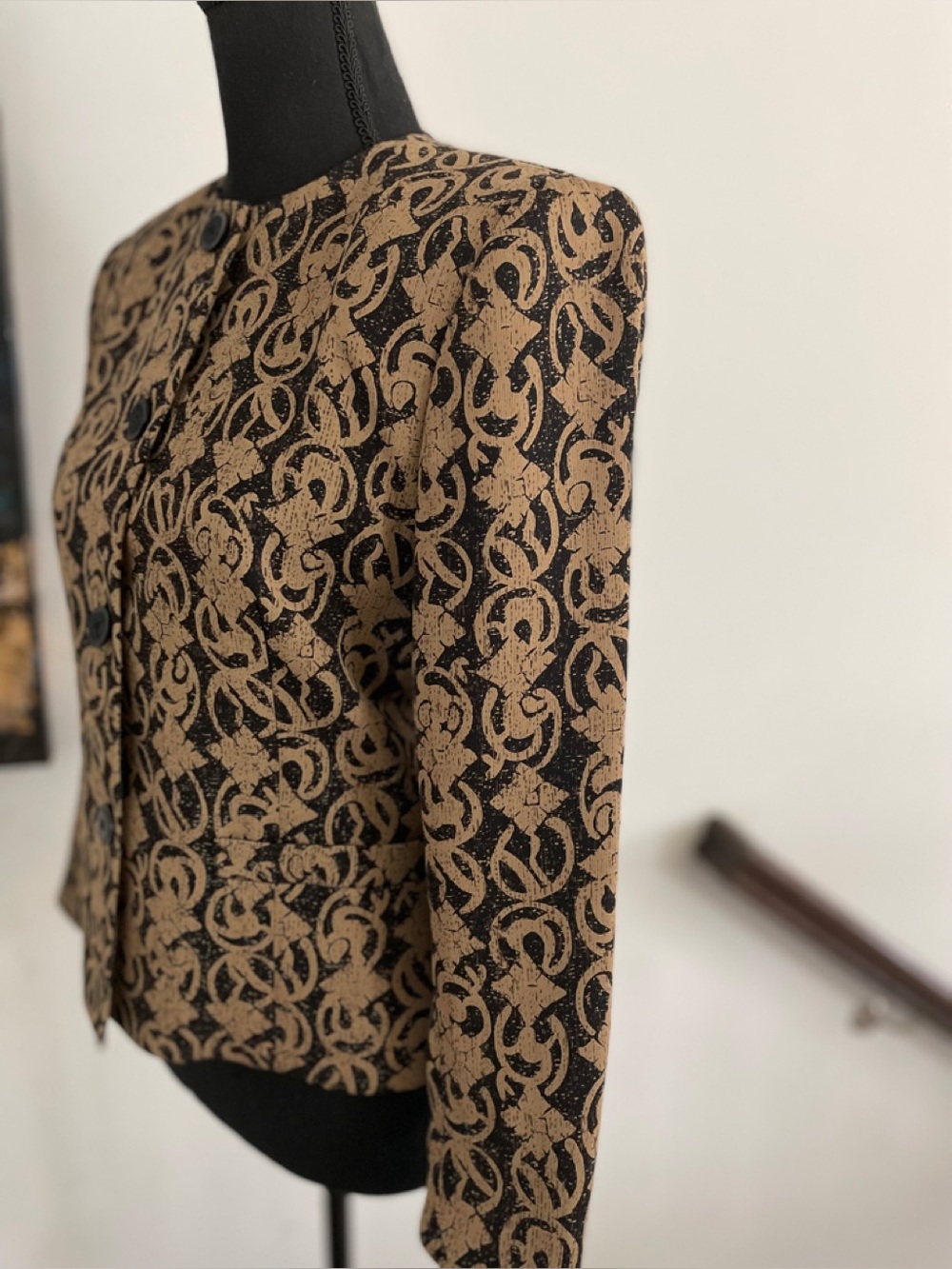 Rena Rowan for Seville Vintage 90s Jacket Size4P Black Gold Career Tailored Chic
